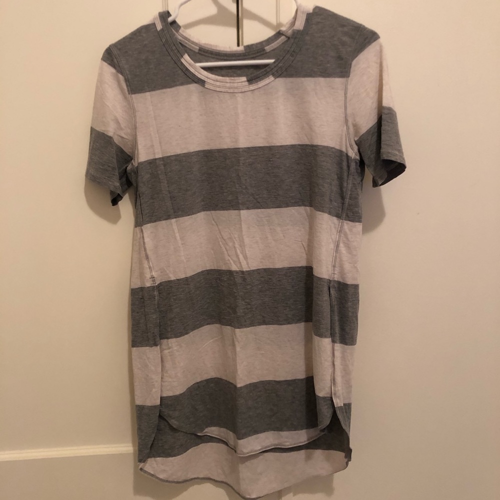 Lululemon Tee